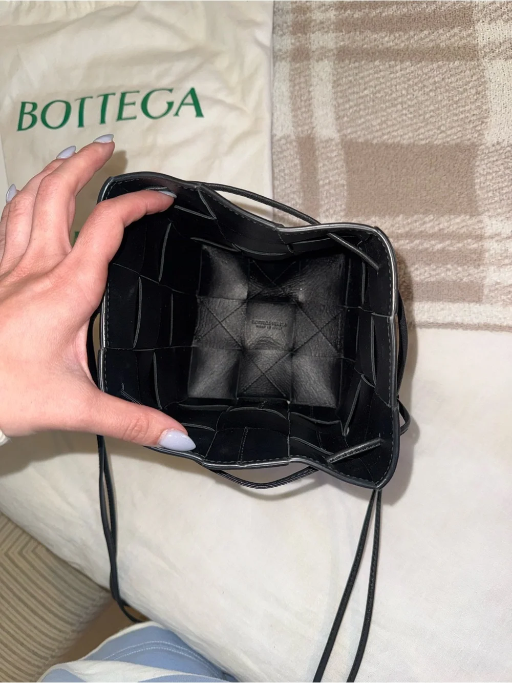 Bottega Veneta Black Intrecciato Bucket Bag in Black